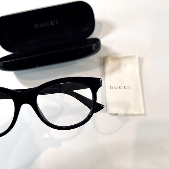 Gucci Black Eyeglass Frames - Picture 5 of 12